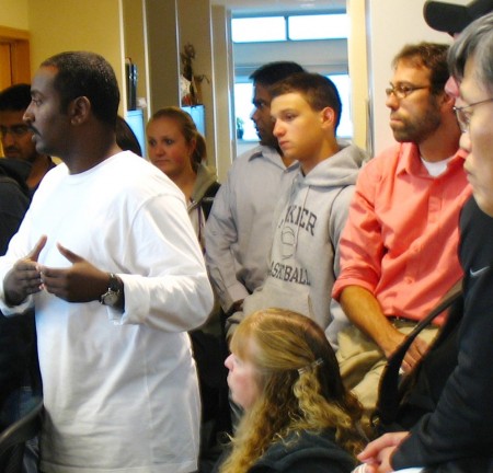 Religious Debate: A debate was held Sept. 16 encouraging students to voice their opinions on the issue of whether or not an Islam Mosque should be built a few blocks from ground zero. Photo By: Angie Walukonis | Photographer Religious Debate: A debate was held Sept. 16 encouraging students to voice their opinions on the issue of whether or not an Islam Mosque should be built a few blocks from ground zero. Photo By: Angie Walukonis | Photographer