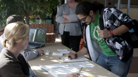 Register to Vote: Students can register to vote on Wednesday, Sept. 29 from 10 a.m. to 6 p.m. in the quad. Many students don’t take advantage of the opportunity to voice their opinion through voting and on-campus registration helps make it easier for students to get involved. Photo By: Kate Dupon | Photo Editor