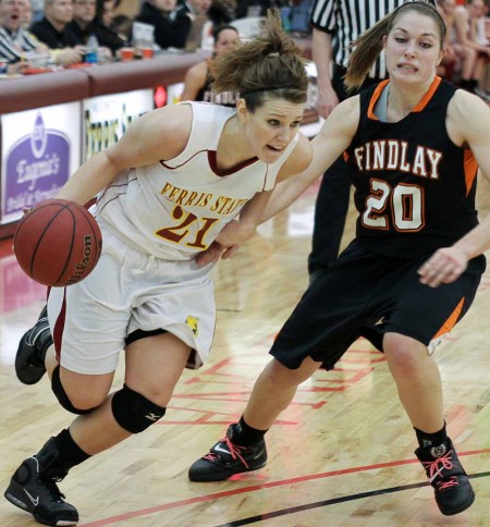 New Season: FSU senior guard/forward Kelsey DeNoyelles during a 2010-11 game against Findlay. The 2011-12 season will begin on Nov. 12 against Lewis. Torch File Photo