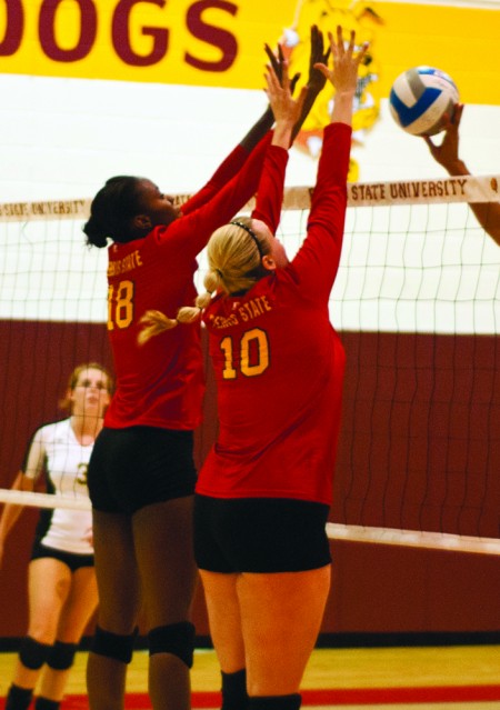 090512_volleyball_tori_web