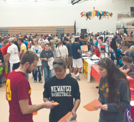 Every year students get the chance to explore and learn about the different RSOs on campus and about the local businesses while at Bulldog Bonanza. Photo By: Tori Thomas | Photographer 