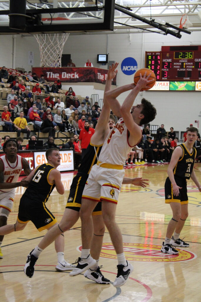 Logan Ryan makes a post move